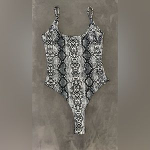Snake skin pattern bodysuit. Low back. Size S. SHEIN.